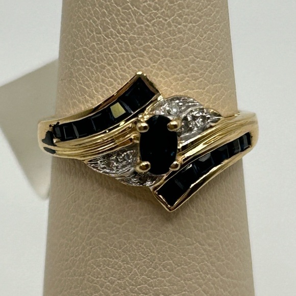 Estate 10k Yellow Gold Blue Sapphire Ring 2.5 Grams Size 6 - Picture 7 of 8